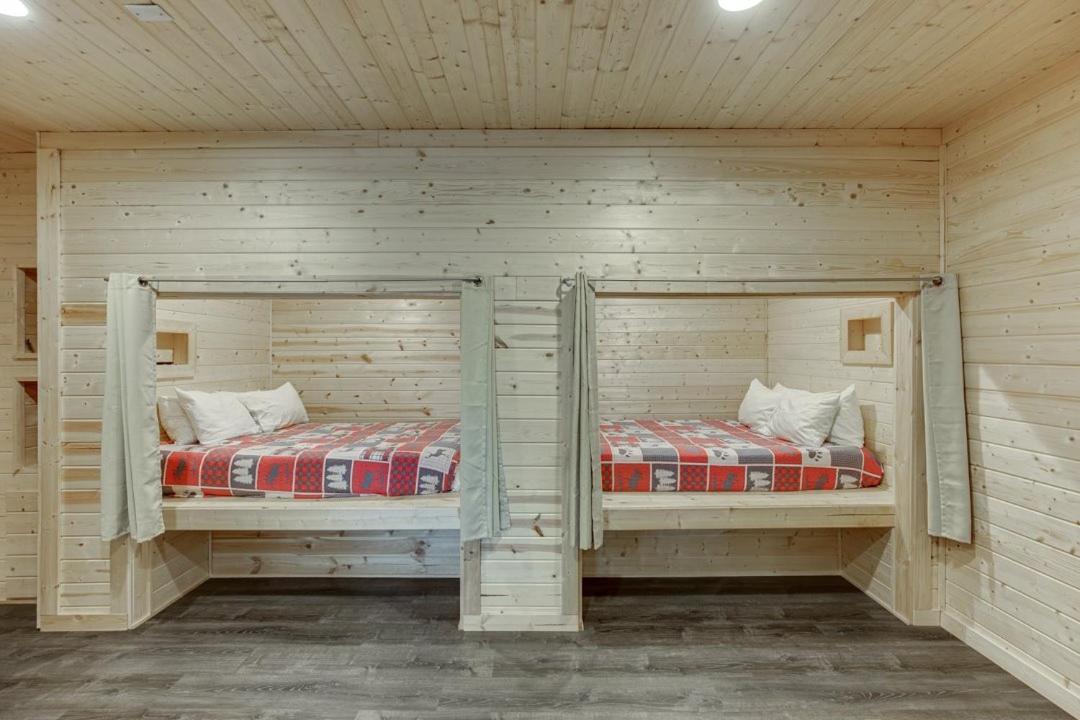 Deluxe Cabin For Groups Near Helen W Hot Tub Cornelia Bagian luar foto